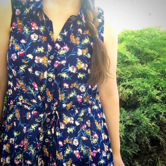 Navy with floral dress/top. Ultra LIGHTWEIGHT. - Picture 3 of 8